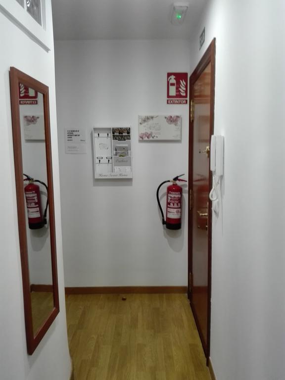 Pension Travesia Del Laurel Logroño Buitenkant foto
